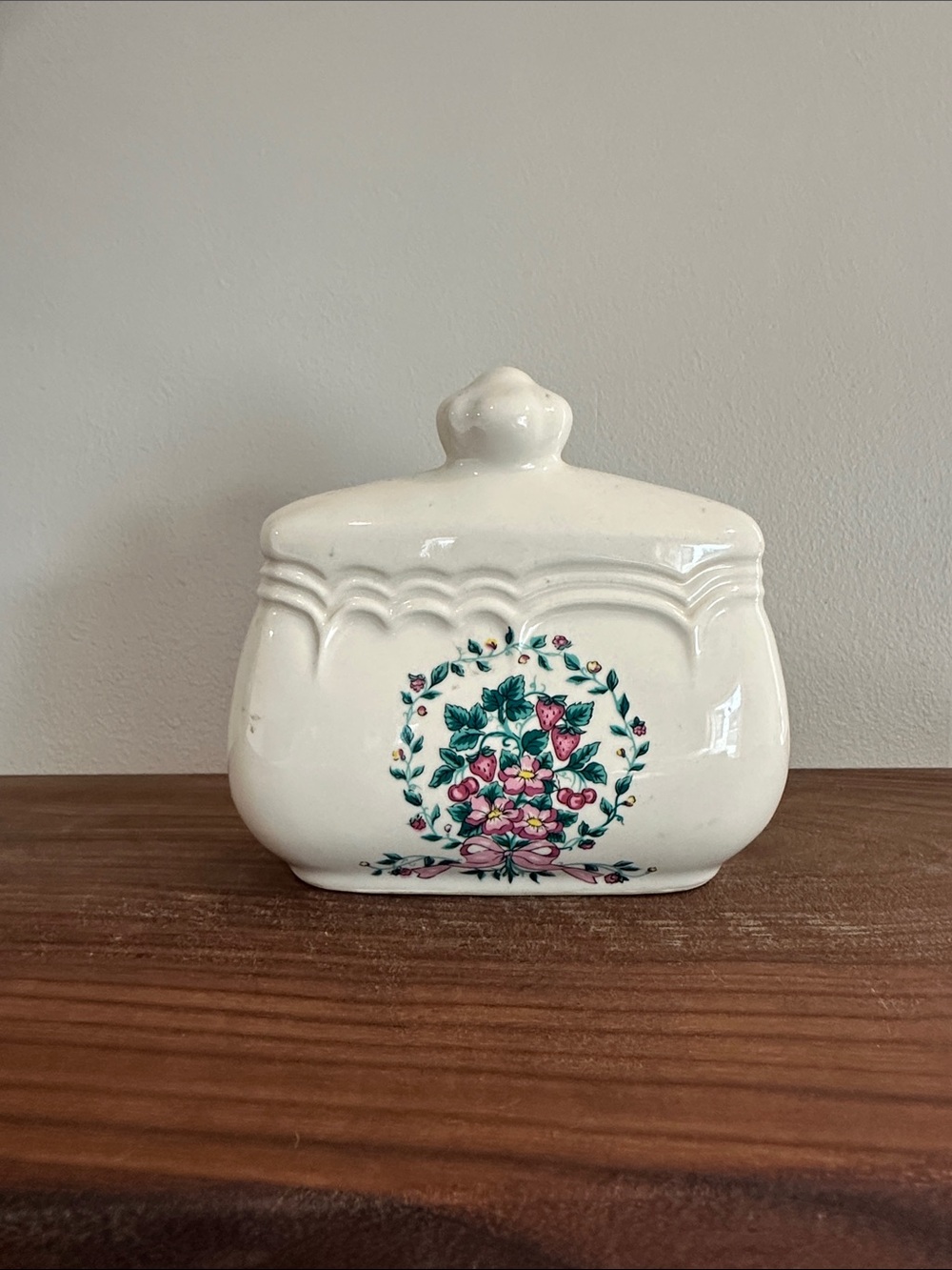 Tabletops Unlimited Berryvine Napkin Holder